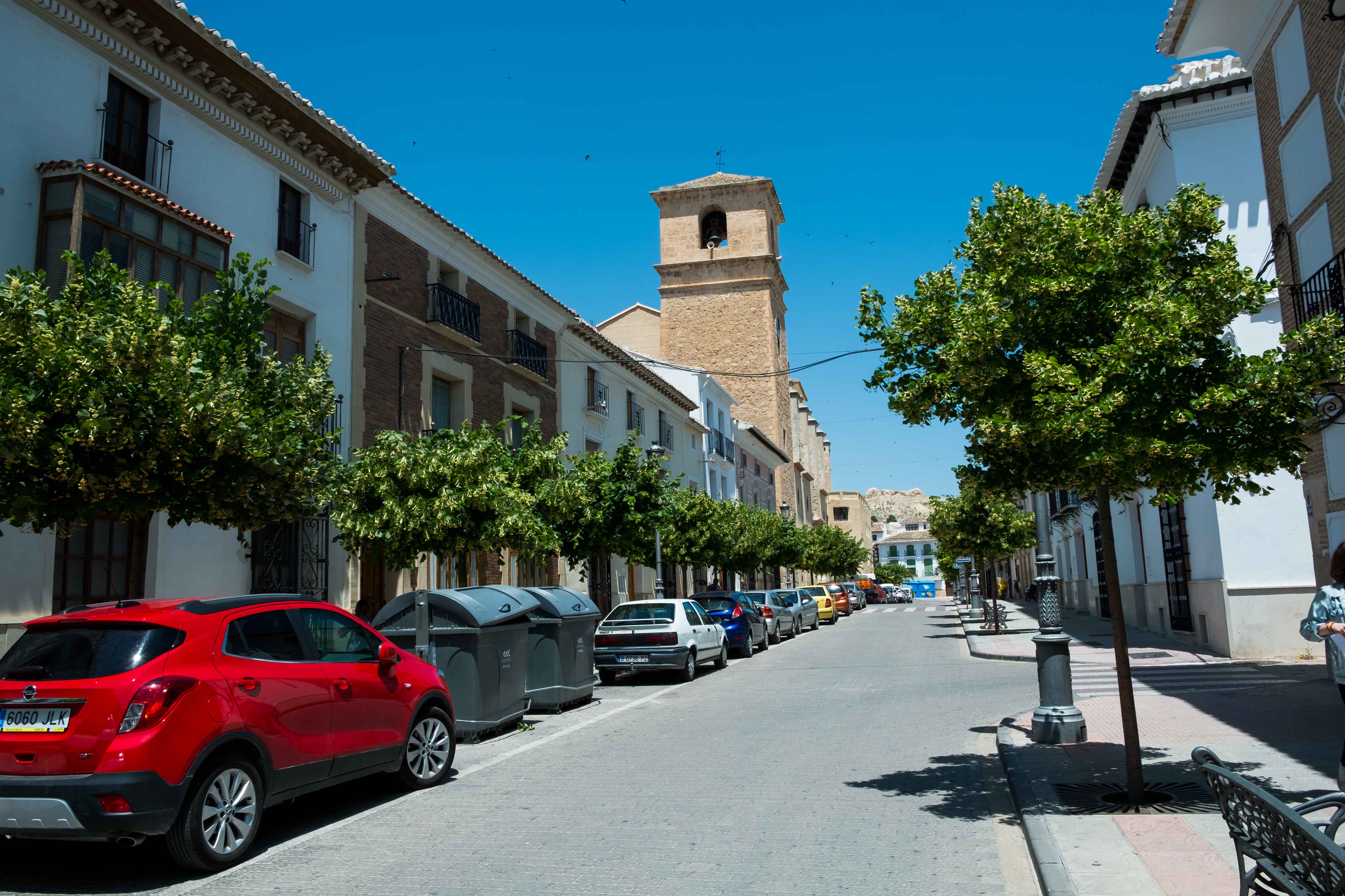 Vista general de la calle Corredera, escenario de la arquitectura civil velezana © Fotografía: Paco Bonilla