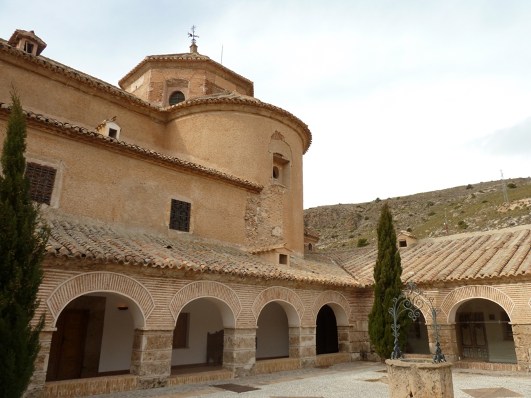 Vista del claustro del Monasterio del Saliente en Albox