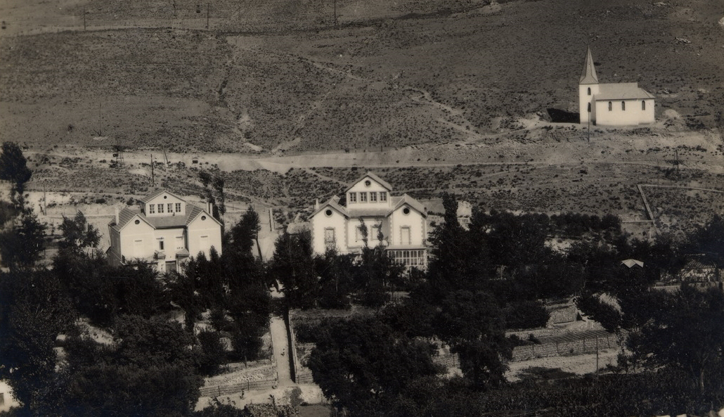 San Miguel, Ermita de Santa Bárbara y Casas de Dirección. Hacia 1920-1930. Colección Emilio Herrero Pérez