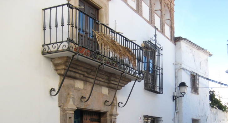 Detalle de la fachada de la casa palacio de las Gosoyas en Fondón.Fotografía de José Ángel Fernández