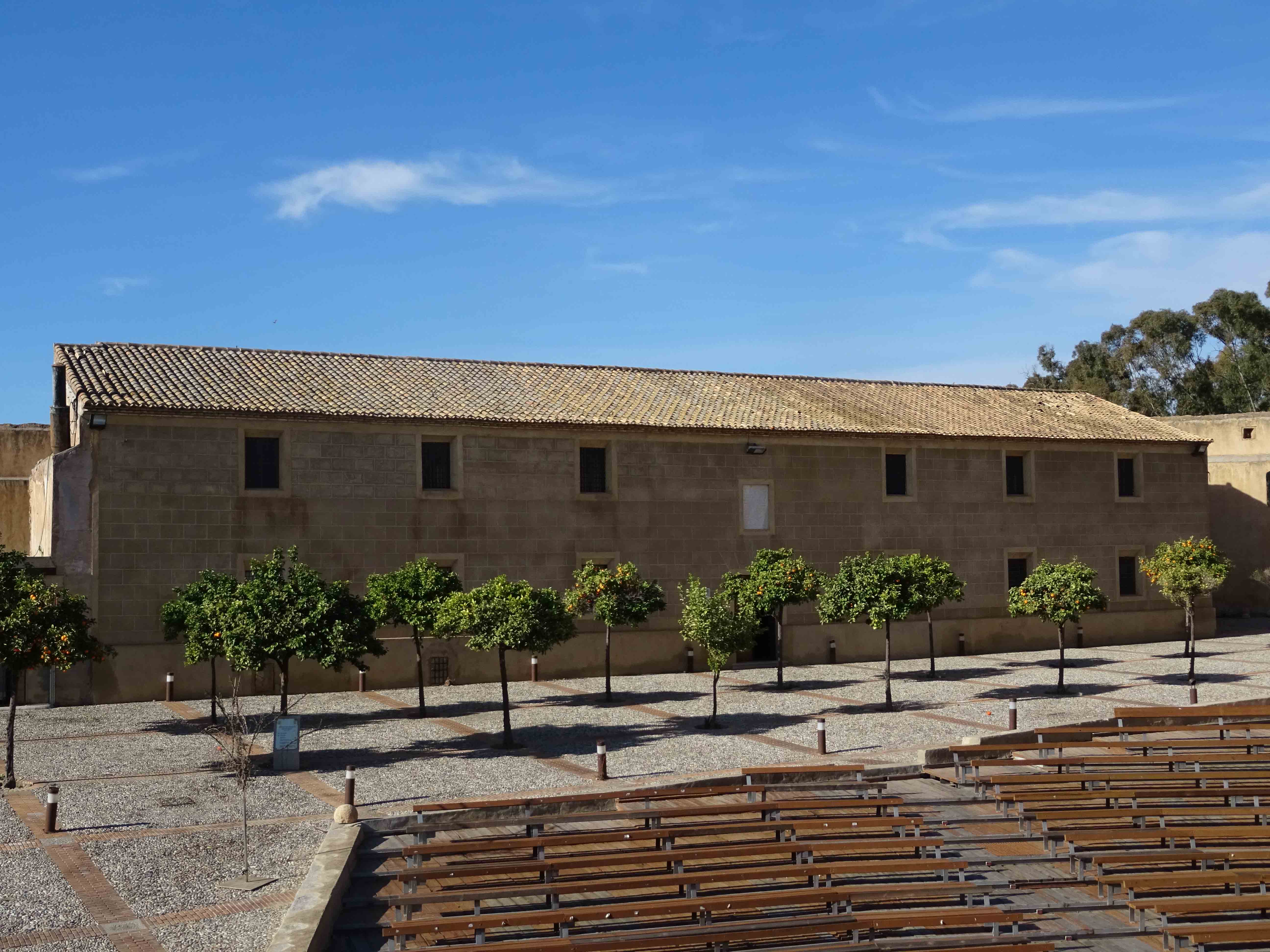 Edificio de la antigua tercia o almacén señorial de granos, hoy utilizado como Biblioteca, Archivo Municipal y Museo Histórico © Fotografía: Pedro Perales