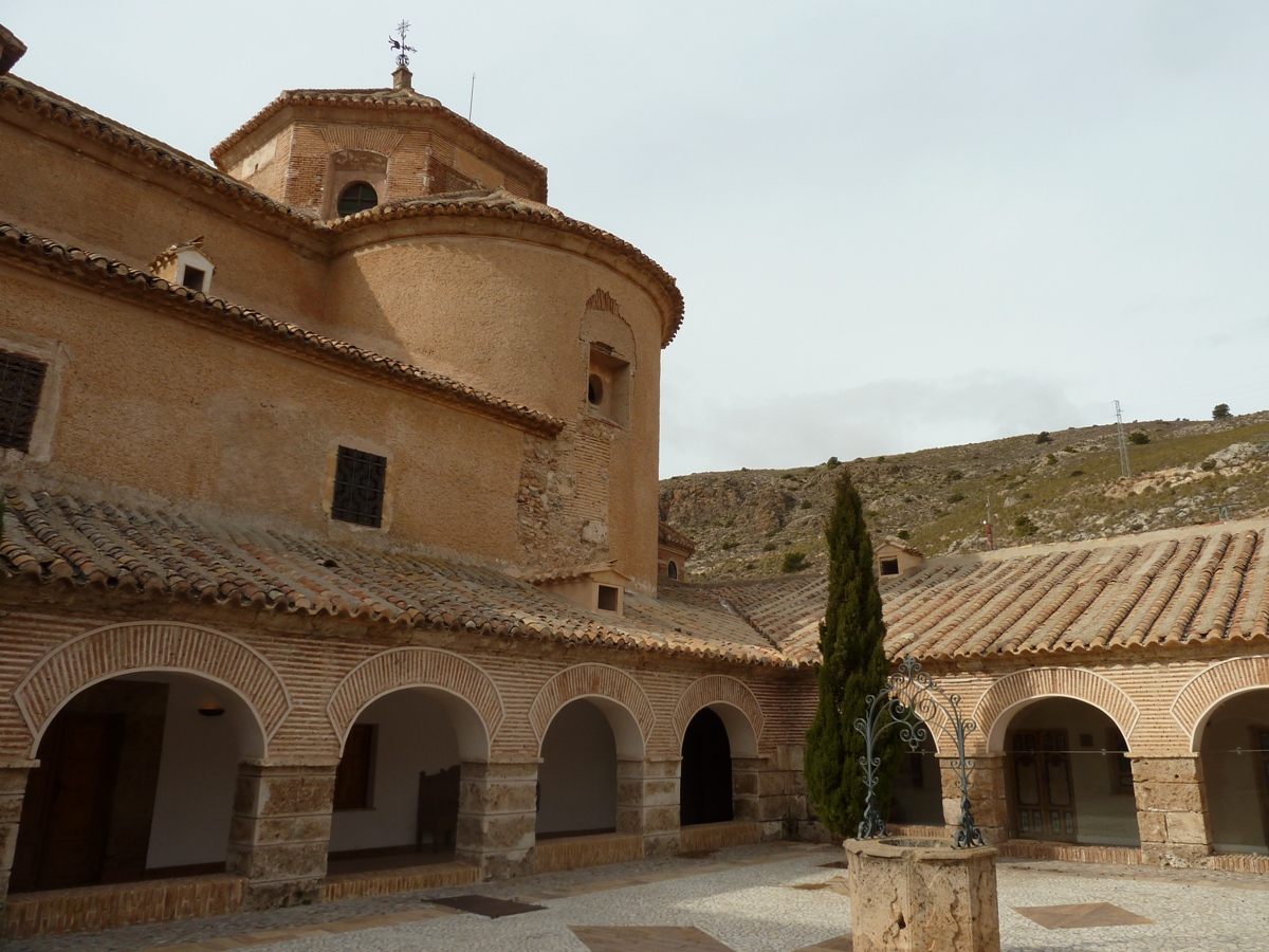 Claustro del monasterio del Saliente © Fotografía M. Navarro