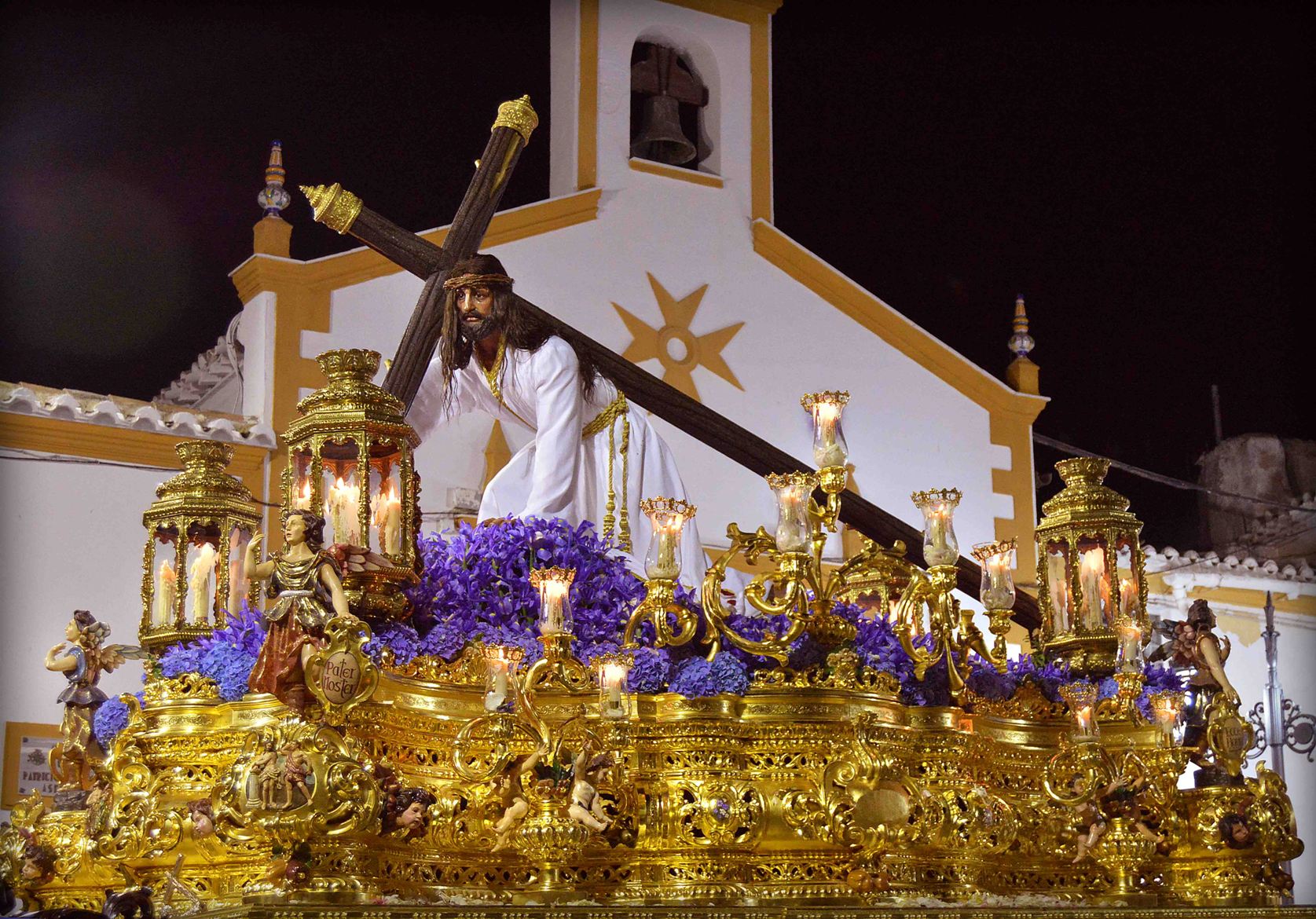 . Paso Blanco. Ntro Padre Jesús Cautivo en su tercera caída © Fotografía: Fondo documental de Hermandades y ayuntamiento de Huércal Overa