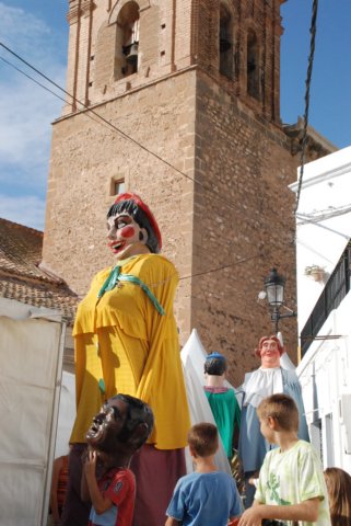 tradicionaldianaporlascallesdelpuebloacompaadacongigantesycabezudos.jpg