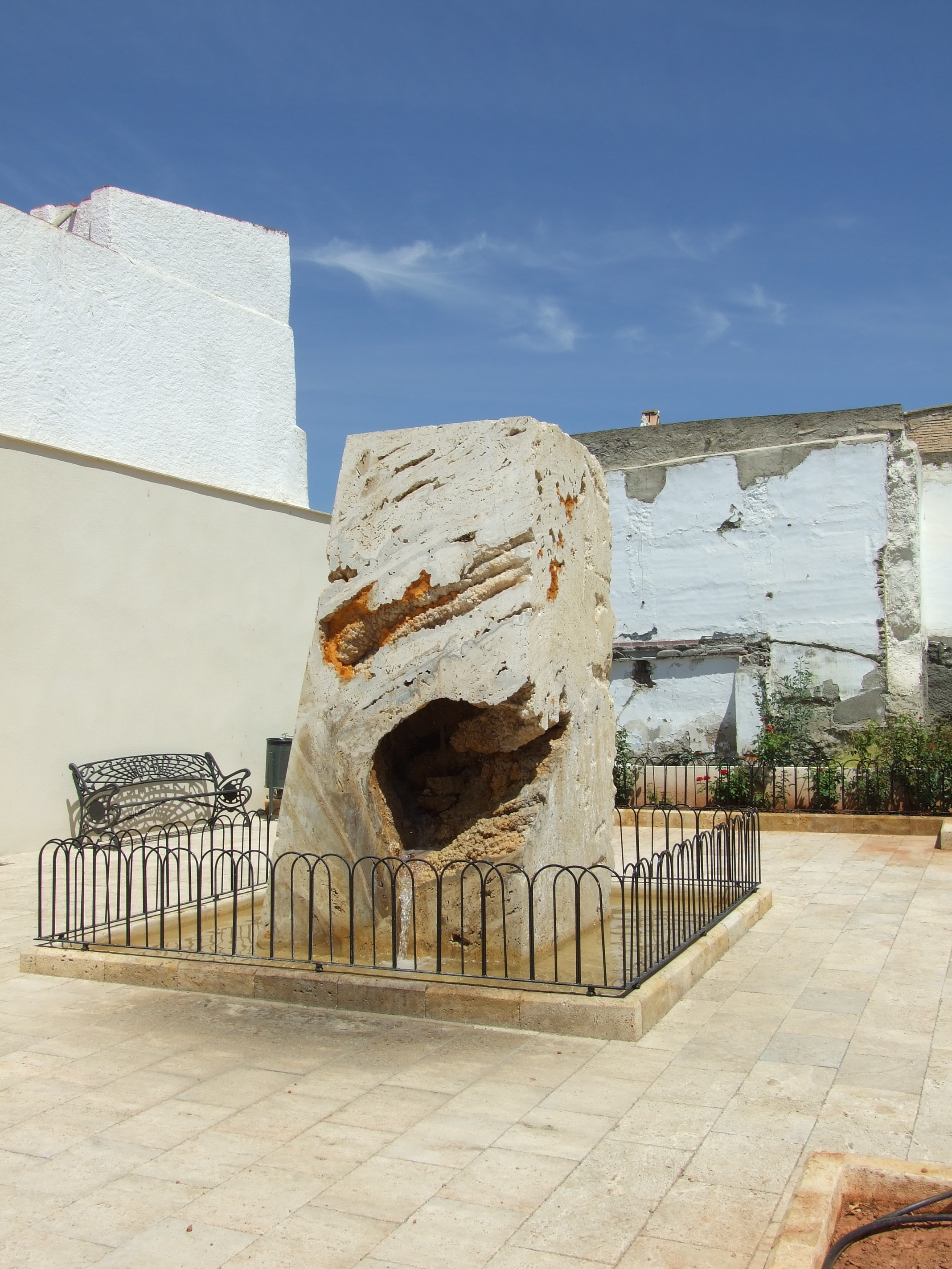 Fuente de piedra