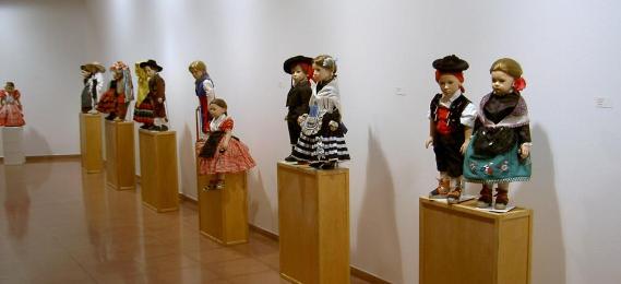 Exposición de indumentaria tradicional de España